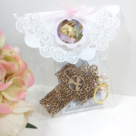 Keychain cross Our Father baptism party favors. First Communion Funeral keepsake - Picture 6 of 12